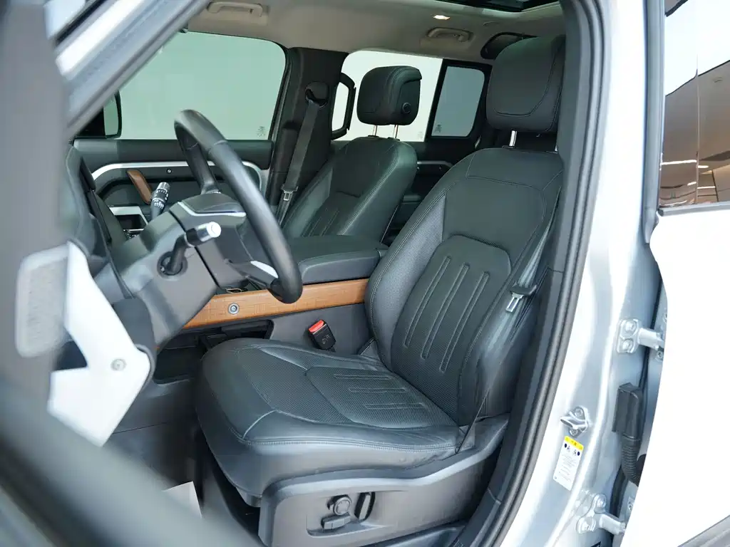Land Rover Land Rover Defender 2020 110 P400 First Edition Silvery Special Kit 2020 - thumbnail 11