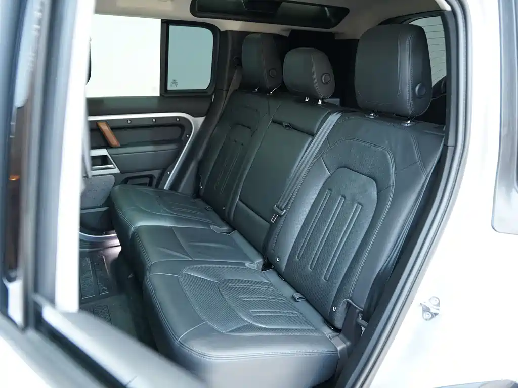 Land Rover Land Rover Defender 2020 110 P400 First Edition Silvery Special Kit 2020 - thumbnail 13