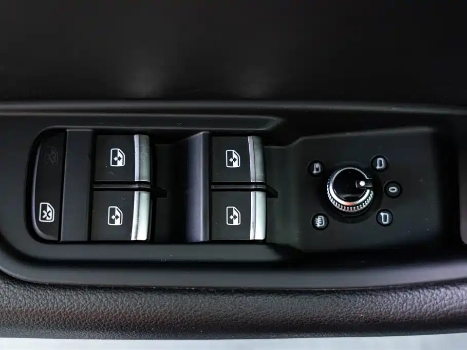 Audi Audi A4L 2022 40 TFSI quattro RS Sport Package 2023 - thumbnail 16