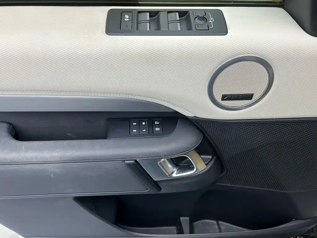 Land Rover Discovery 2023 360PS R-Dynamic SE 2022 - thumbnail 5