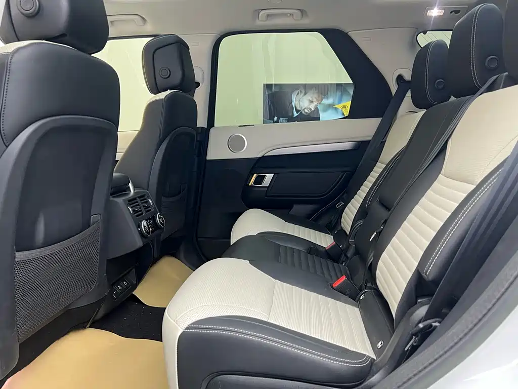 Land Rover Discovery 2023 360PS R-Dynamic SE 2022 - thumbnail 9