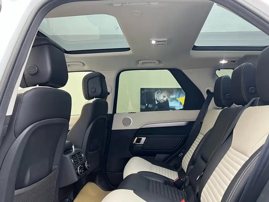 Land Rover Discovery 2023 360PS R-Dynamic SE 2022 - thumbnail 10