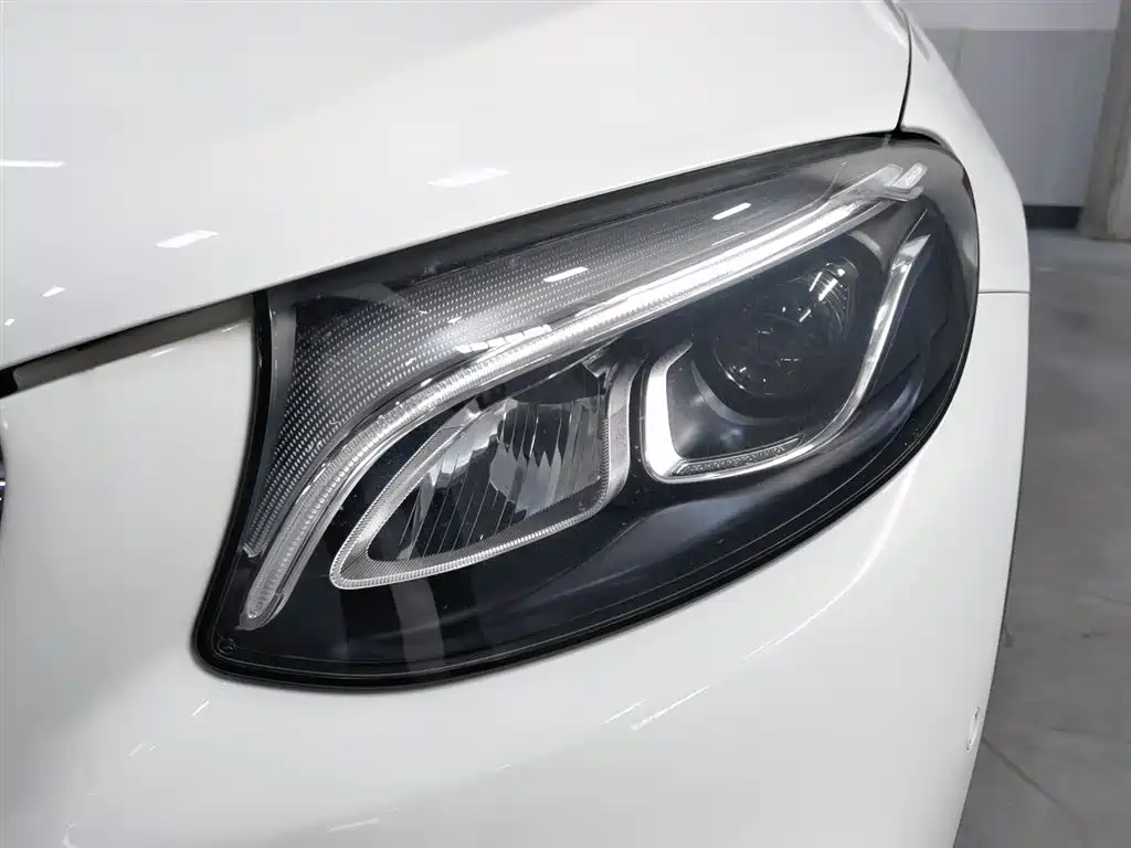 Mercedes-Benz Mercedes-Benz GLC 2017 GLC 260 4MATIC Sport Edition 2017 - thumbnail 7