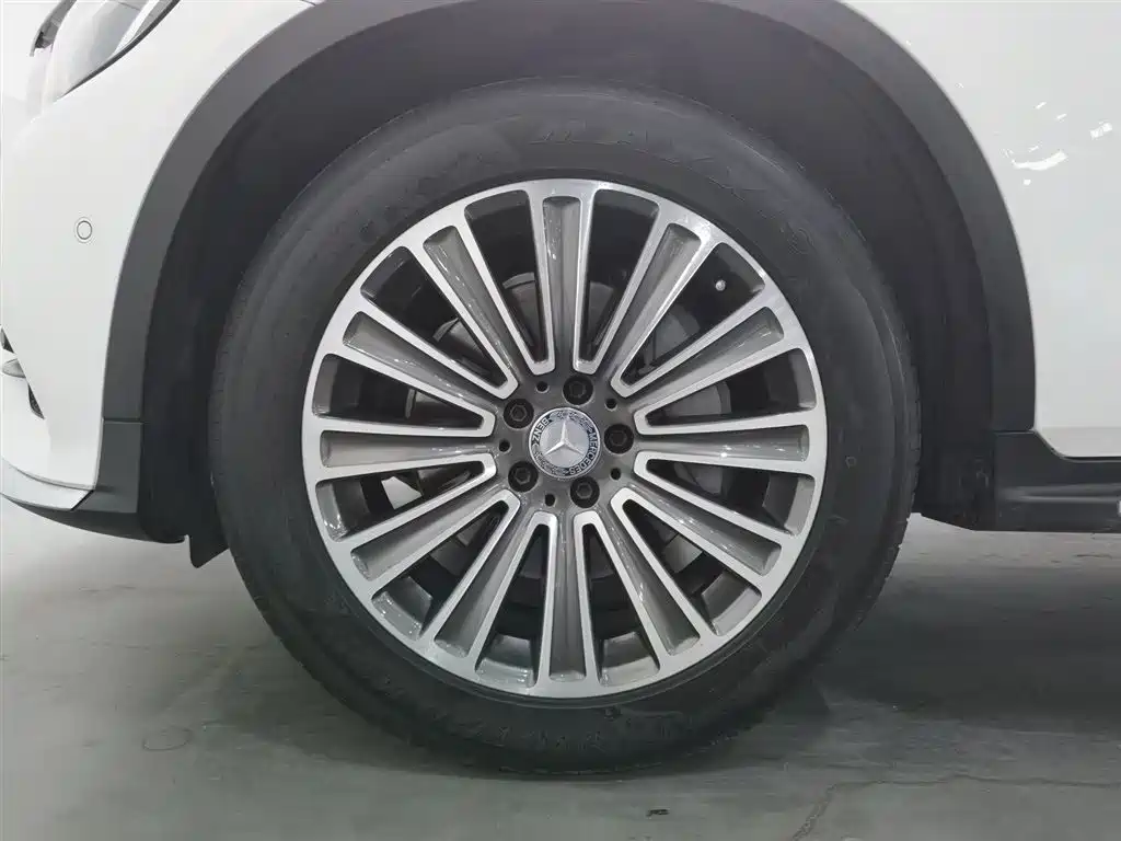 Mercedes-Benz Mercedes-Benz GLC 2017 GLC 260 4MATIC Sport Edition 2017 - thumbnail 17