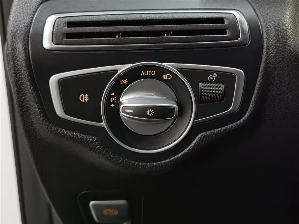 Mercedes-Benz Mercedes-Benz GLC 2017 GLC 260 4MATIC Sport Edition 2017 - thumbnail 21
