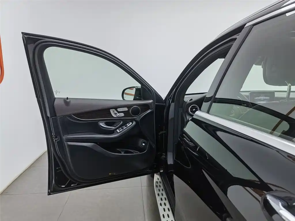 Mercedes-Benz Mercedes-Benz GLC 2019 Facelift GLC 260 L 4MATIC Luxury 2019 - thumbnail 8