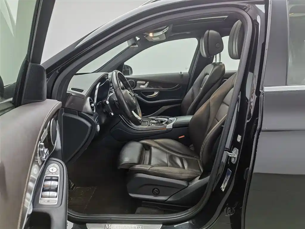 Mercedes-Benz Mercedes-Benz GLC 2019 Facelift GLC 260 L 4MATIC Luxury 2019 - thumbnail 10