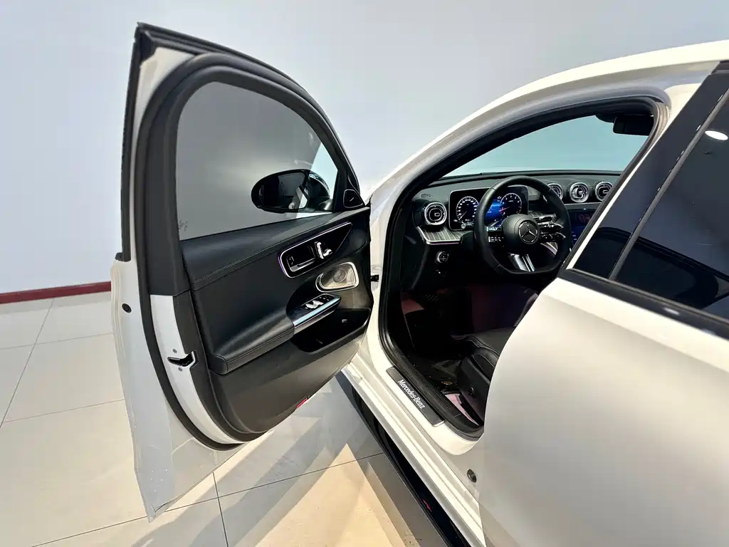 Mercedes-Benz Mercedes-Benz C-Class 2023 Facelift C 260 L Night Sport Edition 2023 - thumbnail 9