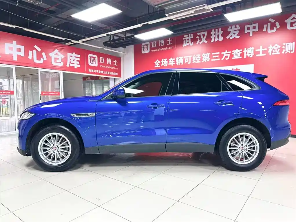 Jaguar Jaguar F-PACE 2019 2.0T AWD Urban Premium Edition 2019 - thumbnail 4