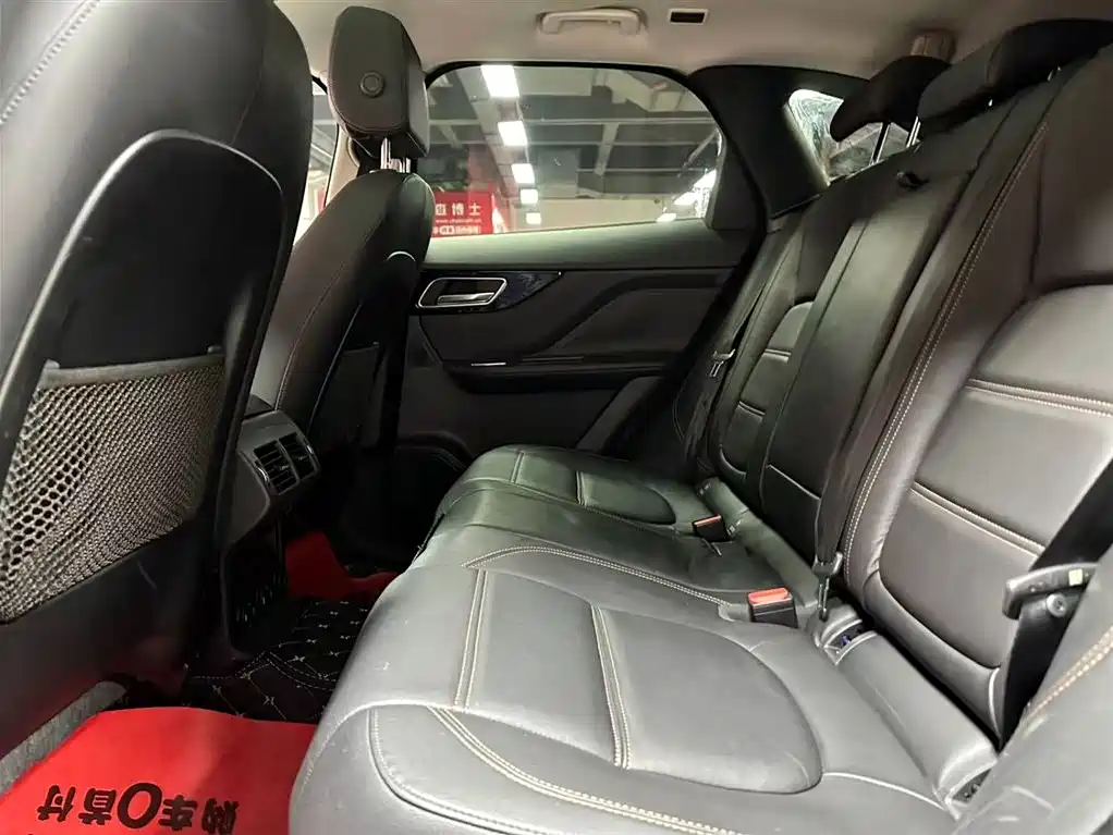 Jaguar Jaguar F-PACE 2019 2.0T AWD Urban Premium Edition 2019 - thumbnail 8