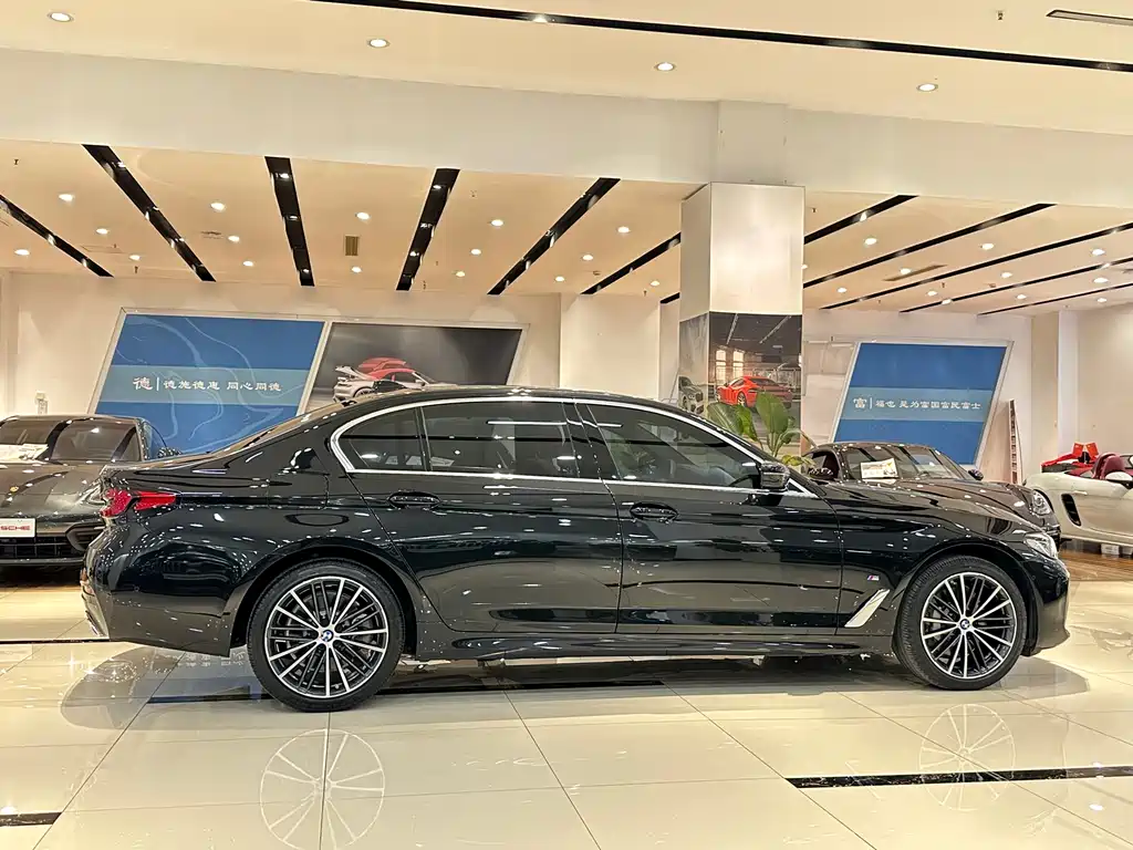 BMW BMW 5 Series 2022 530Li Leading Model M Sport Package 2022 - thumbnail 4