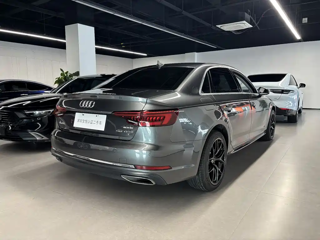 Audi Audi A4L 2019 40 TFSI Advanced Model VI 2020 - thumbnail 4