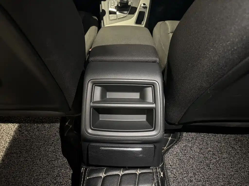 Audi Audi A4L 2019 40 TFSI Advanced Model VI 2020 - thumbnail 19
