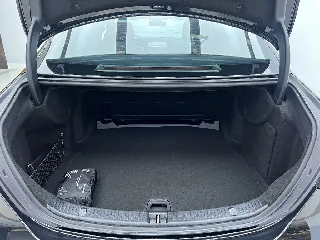 Mercedes-Benz Mercedes-Benz E-Class 2021 E 300 L Luxury Model 2020 - thumbnail 29