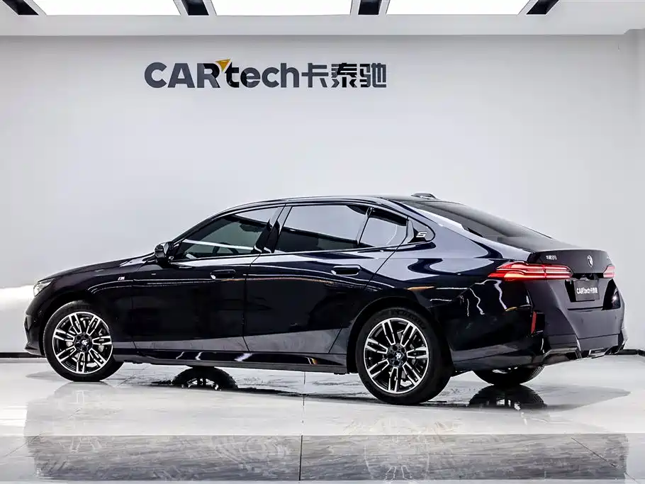 BMW BMW 5 Series 2025 530Li Leading Model M Sport Package 2025 - thumbnail 4