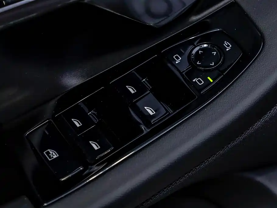 BMW BMW 5 Series 2025 530Li Leading Model M Sport Package 2025 - thumbnail 26