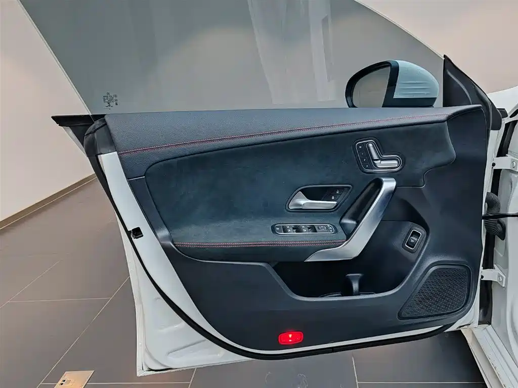 Mercedes-Benz Mercedes-Benz CLA 200 2022 Model Imported 2023 - thumbnail 14