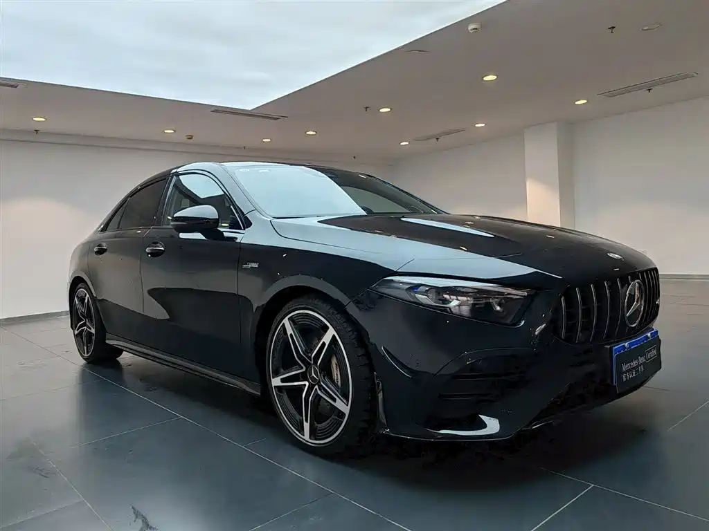 Mercedes-Benz Mercedes-Benz A-Class AMG 2025 AMG A 35 L 4MATIC 2025 - thumbnail 2