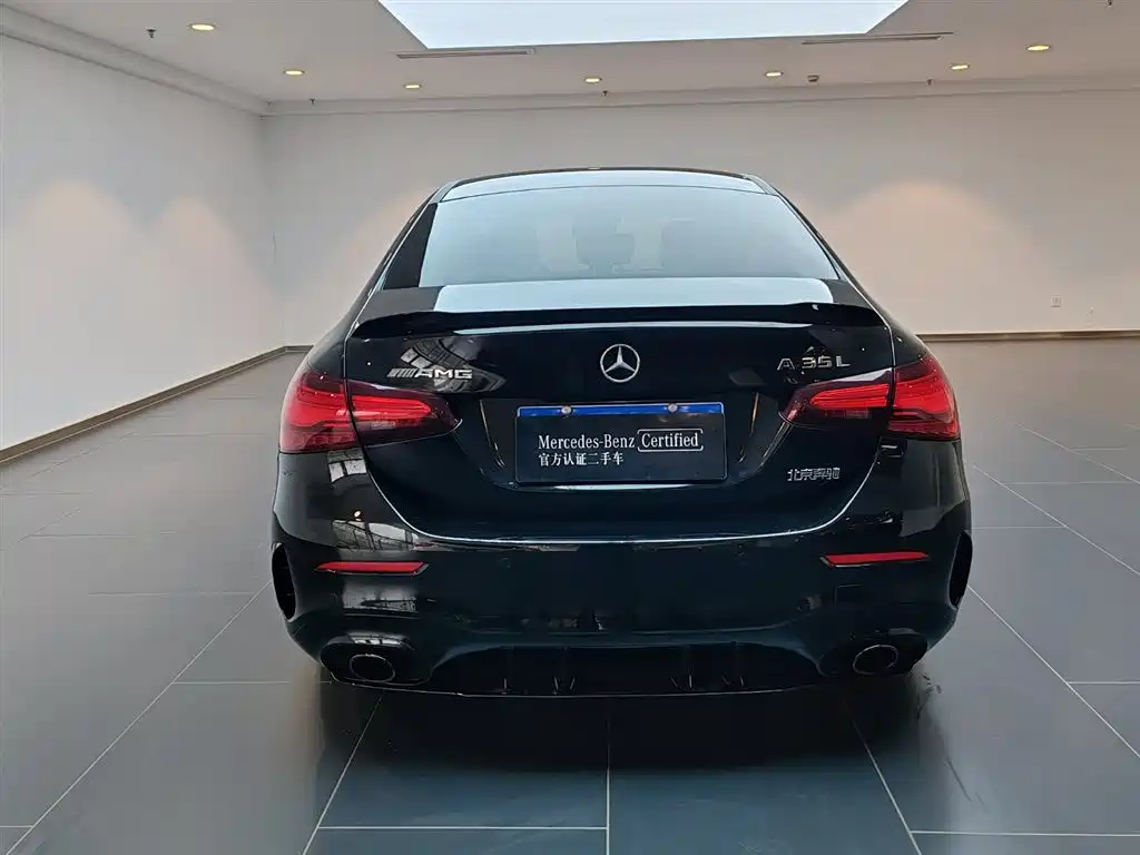 Mercedes-Benz Mercedes-Benz A-Class AMG 2025 AMG A 35 L 4MATIC 2025 - thumbnail 3