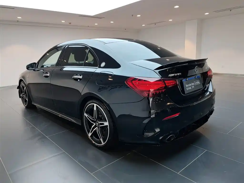 Mercedes-Benz Mercedes-Benz A-Class AMG 2025 AMG A 35 L 4MATIC 2025 - thumbnail 6