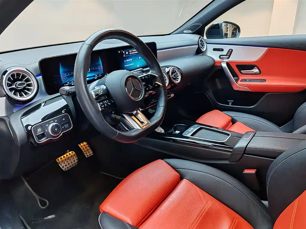 Mercedes-Benz Mercedes-Benz A-Class AMG 2025 AMG A 35 L 4MATIC 2025 - thumbnail 8