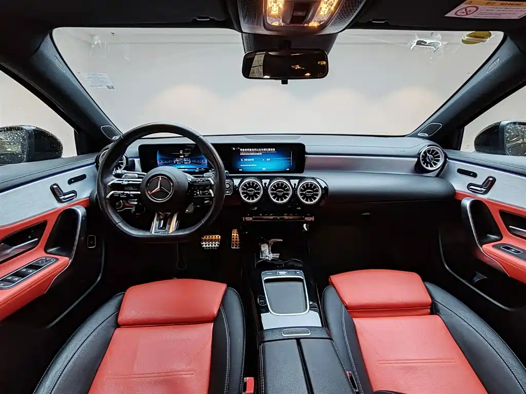 Mercedes-Benz Mercedes-Benz A-Class AMG 2025 AMG A 35 L 4MATIC 2025 - thumbnail 11
