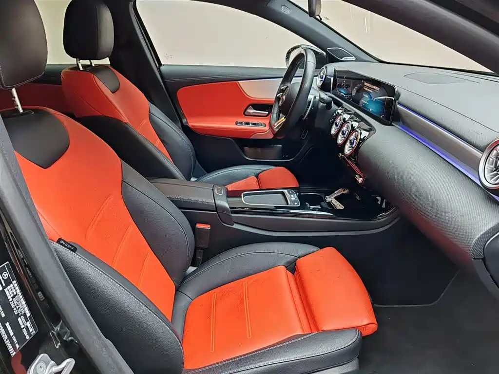 Mercedes-Benz Mercedes-Benz A-Class AMG 2025 AMG A 35 L 4MATIC 2025 - thumbnail 13