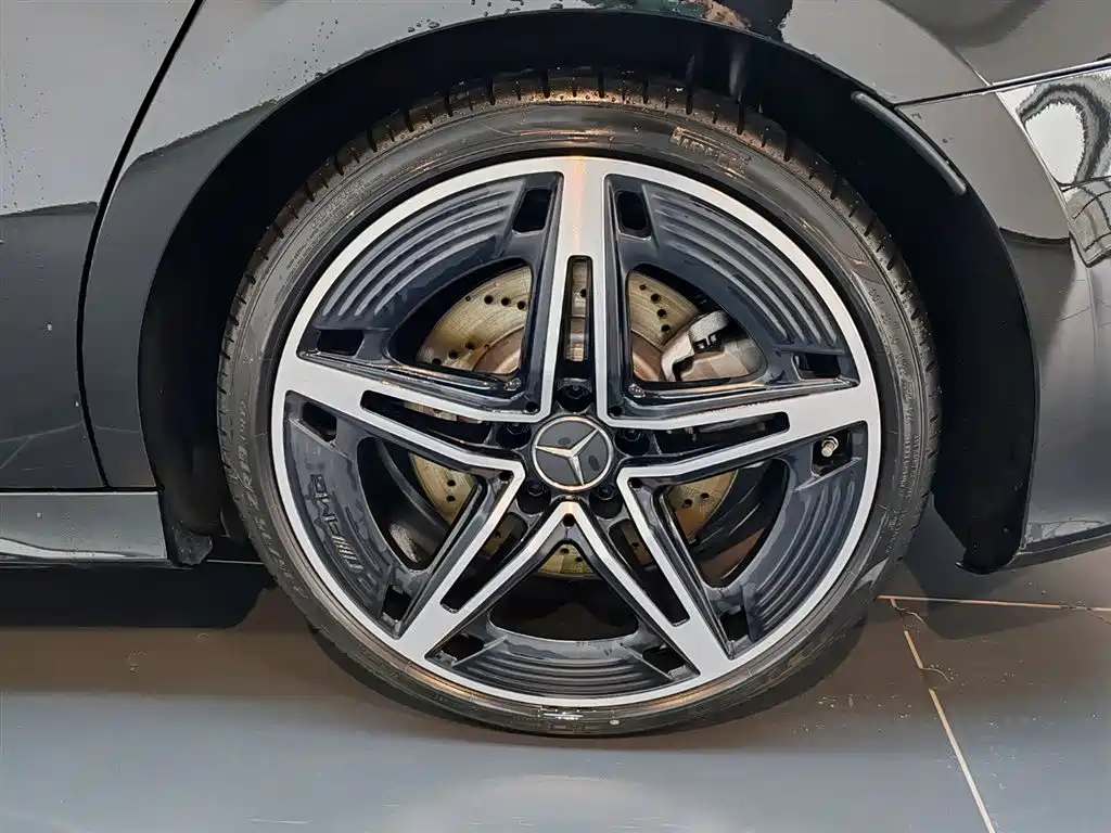 Mercedes-Benz Mercedes-Benz A-Class AMG 2025 AMG A 35 L 4MATIC 2025 - thumbnail 16