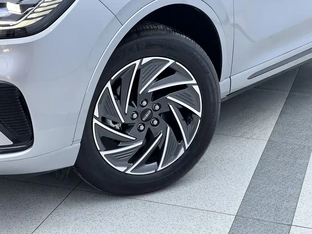 Lincoln Lynx 2024 1.5T FWD Premium Hybrid Edition 2024 - thumbnail 4