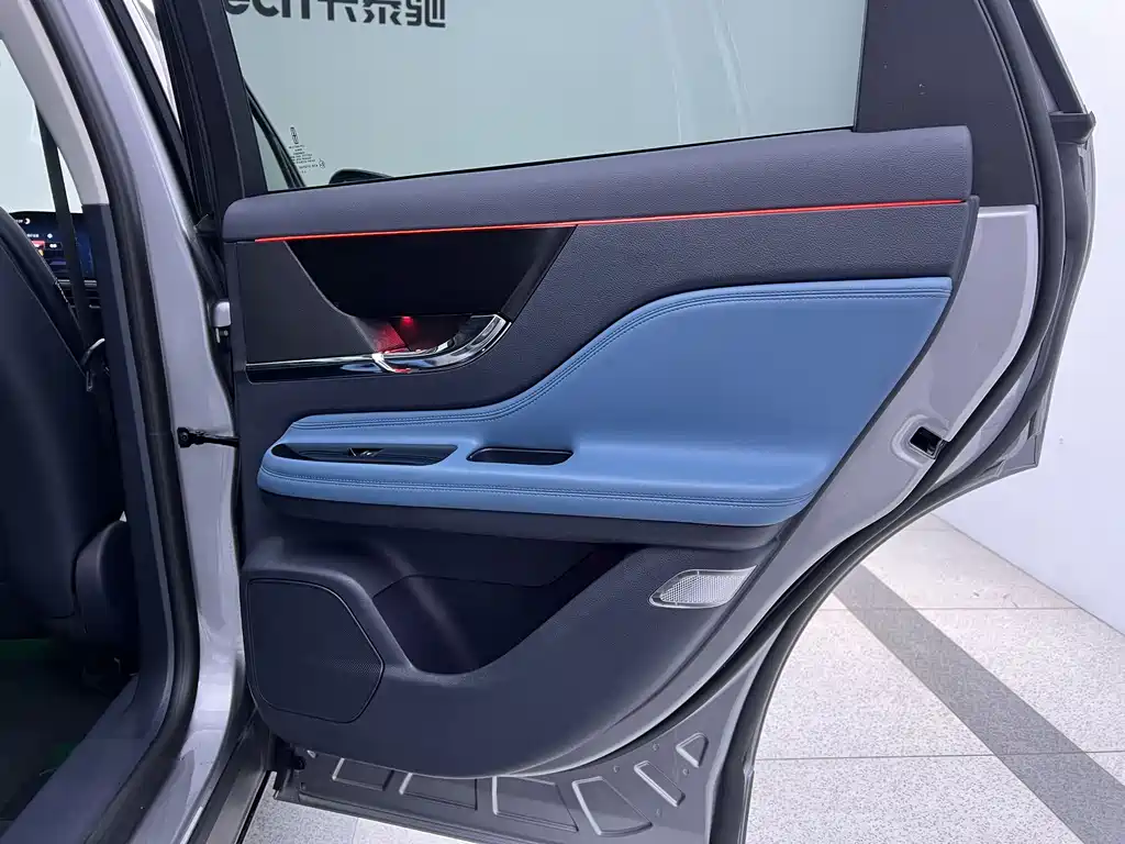 Lincoln Lynx 2024 1.5T FWD Premium Hybrid Edition 2024 - thumbnail 15