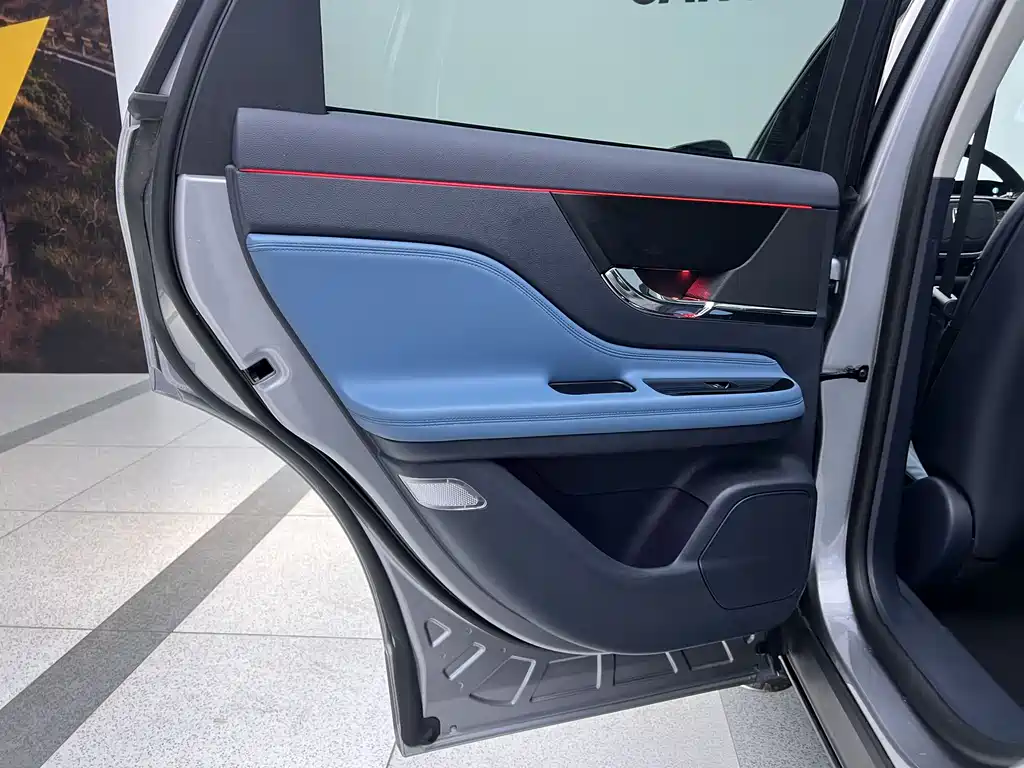 Lincoln Lynx 2024 1.5T FWD Premium Hybrid Edition 2024 - thumbnail 18