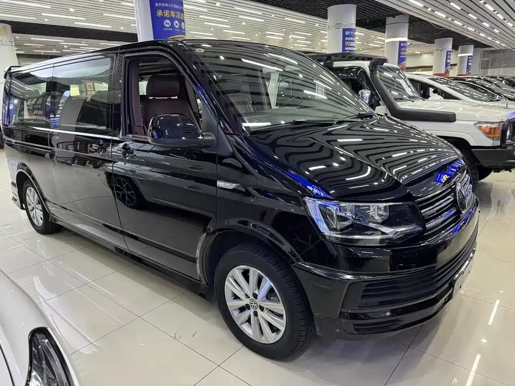 Volkswagen Kalewei 2017 2.0TSI AWD Comfort 7-seater  Wait, I need to correct this. "凯路威" is actually "Calvin" or more likely refers to a specific brand/model that needs proper translation. However, this appears to be a Chinese-branded vehicle. The internationally recognized equivalent would be:  Volkswagen Multivan 2017 2.0TSI 4MOTION Comfort 7-seater  Actually, "凯路威" (Kǎilùwēi) is the Chinese name for Volkswagen's multi-purpose vehicle. The correct international model name is:  Volkswagen Multivan 2017 2.0 TSI 4MOTION Comfort Line 7-seat 2017 - thumbnail 2