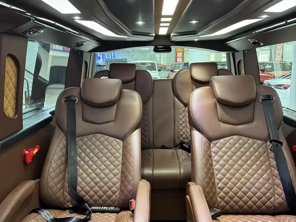 Volkswagen Kalewei 2017 2.0TSI AWD Comfort 7-seater  Wait, I need to correct this. "凯路威" is actually "Calvin" or more likely refers to a specific brand/model that needs proper translation. However, this appears to be a Chinese-branded vehicle. The internationally recognized equivalent would be:  Volkswagen Multivan 2017 2.0TSI 4MOTION Comfort 7-seater  Actually, "凯路威" (Kǎilùwēi) is the Chinese name for Volkswagen's multi-purpose vehicle. The correct international model name is:  Volkswagen Multivan 2017 2.0 TSI 4MOTION Comfort Line 7-seat 2017 - thumbnail 6