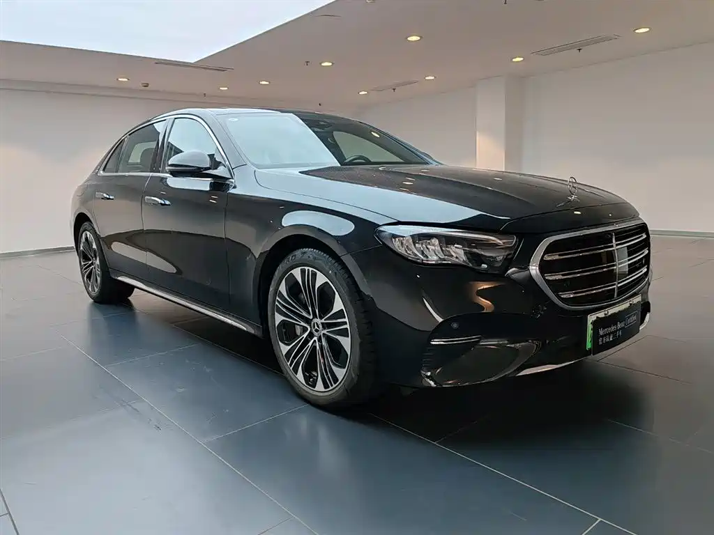 Mercedes-Benz Mercedes-Benz E-Class 2024 E 350 e L Plug-in Hybrid Sedan 2024 - thumbnail 2