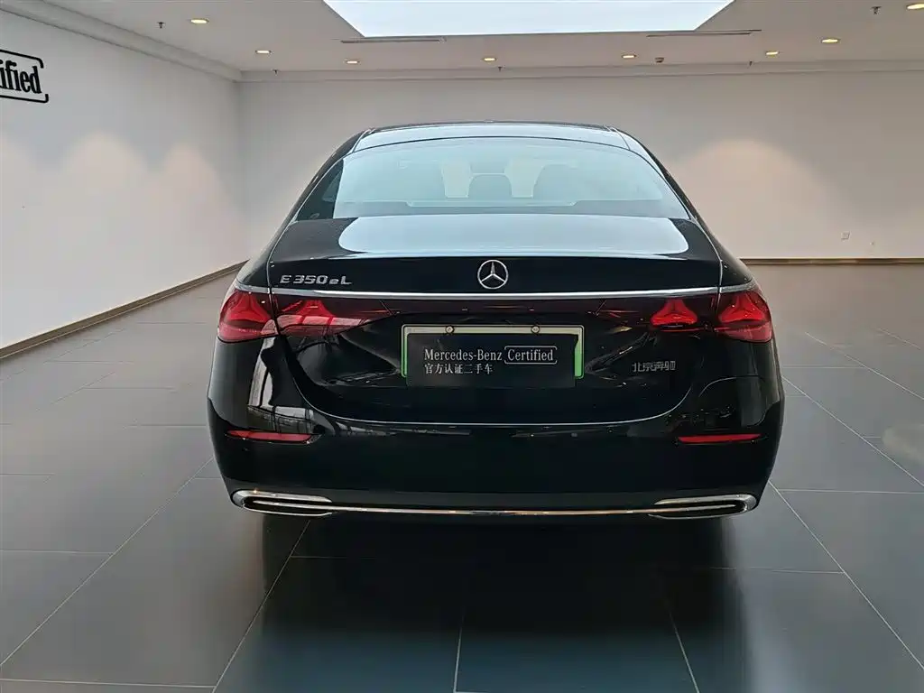 Mercedes-Benz Mercedes-Benz E-Class 2024 E 350 e L Plug-in Hybrid Sedan 2024 - thumbnail 4