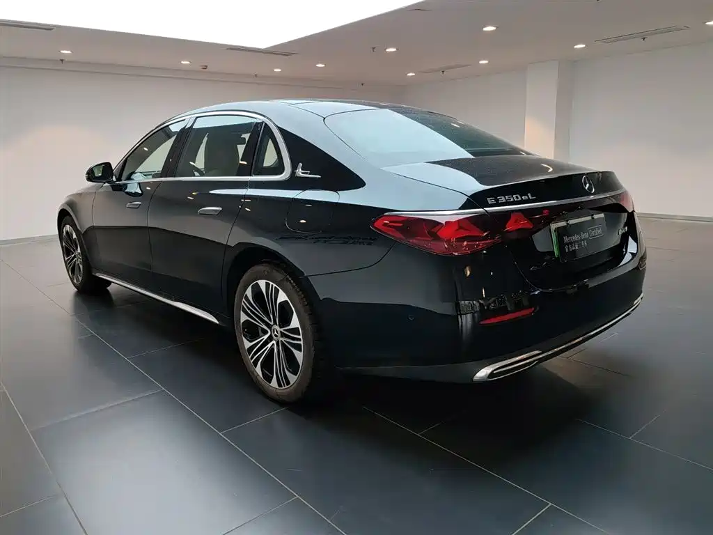 Mercedes-Benz Mercedes-Benz E-Class 2024 E 350 e L Plug-in Hybrid Sedan 2024 - thumbnail 5