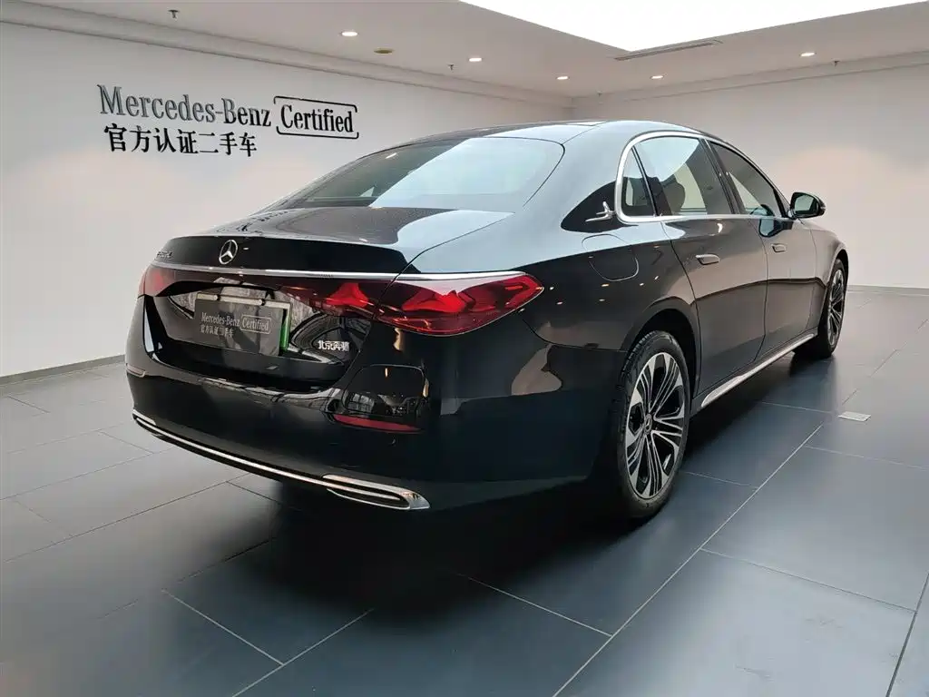 Mercedes-Benz Mercedes-Benz E-Class 2024 E 350 e L Plug-in Hybrid Sedan 2024 - thumbnail 6