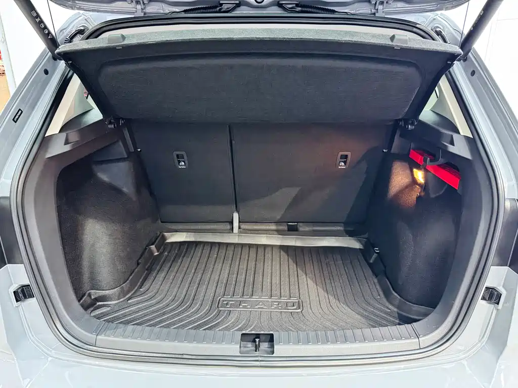 Volkswagen Tharu 2023 300TSI Front-Wheel Drive Full Moon Edition 2023 - thumbnail 23