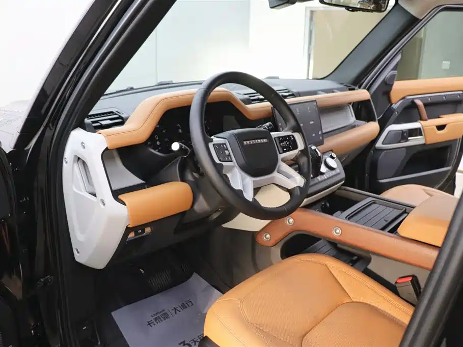 Land Rover Land Rover Defender 2023 Model Year Facelift 110 3.0T P400 Dark Black Special Edition 2023 - thumbnail 14