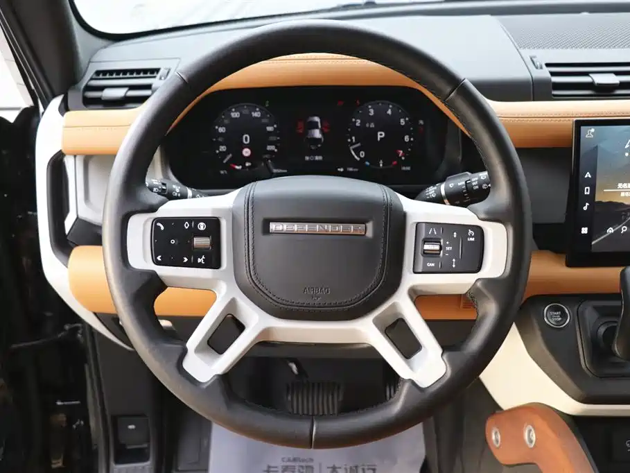 Land Rover Land Rover Defender 2023 Model Year Facelift 110 3.0T P400 Dark Black Special Edition 2023 - thumbnail 16