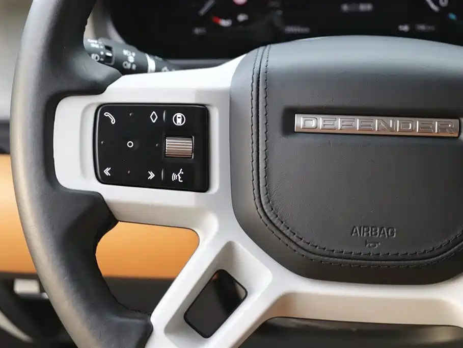 Land Rover Land Rover Defender 2023 Model Year Facelift 110 3.0T P400 Dark Black Special Edition 2023 - thumbnail 17