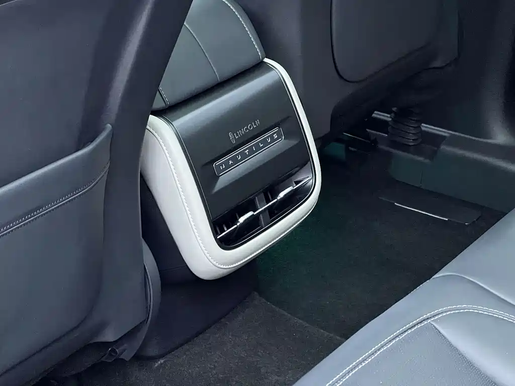 Lincoln Nautilus 2023 2.0T AWD Premium 2023 - thumbnail 14