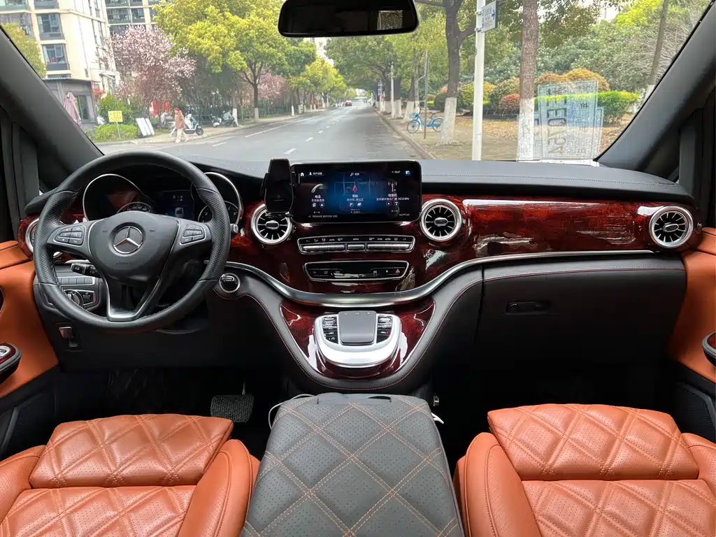 Mercedes-Benz Mercedes-Benz V-Class 2022 V 260 L Long Wheelbase Luxury Edition 2024 - thumbnail 8