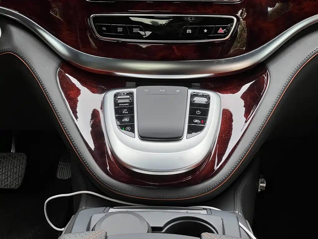 Mercedes-Benz Mercedes-Benz V-Class 2022 V 260 L Long Wheelbase Luxury Edition 2024 - thumbnail 19