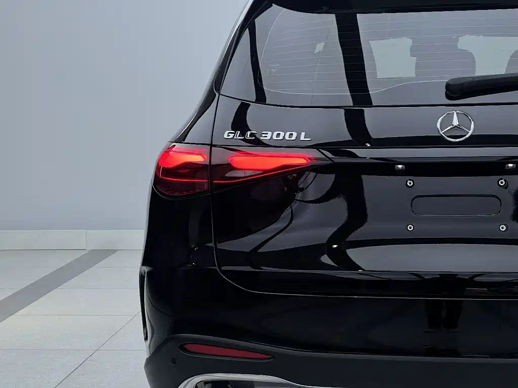 Mercedes-Benz Mercedes-Benz GLC 2025 GLC 300 L 4MATIC Dynamic Model 5-Seat 2025 - thumbnail 5