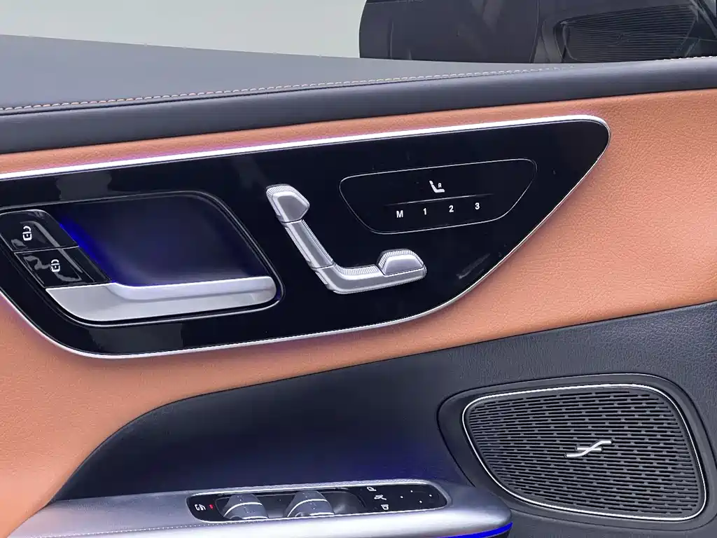 Mercedes-Benz Mercedes-Benz GLC 2025 GLC 300 L 4MATIC Dynamic Model 5-Seat 2025 - thumbnail 12