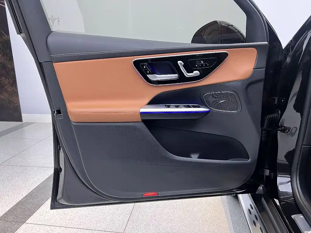 Mercedes-Benz Mercedes-Benz GLC 2025 GLC 300 L 4MATIC Dynamic Model 5-Seat 2025 - thumbnail 13