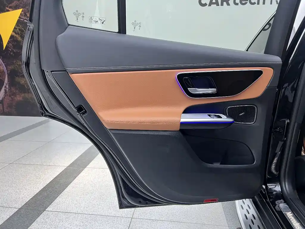 Mercedes-Benz Mercedes-Benz GLC 2025 GLC 300 L 4MATIC Dynamic Model 5-Seat 2025 - thumbnail 16