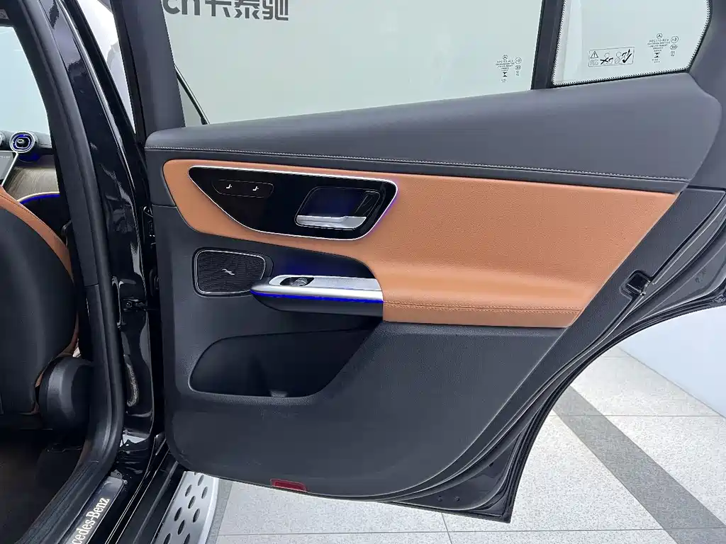 Mercedes-Benz Mercedes-Benz GLC 2025 GLC 300 L 4MATIC Dynamic Model 5-Seat 2025 - thumbnail 17