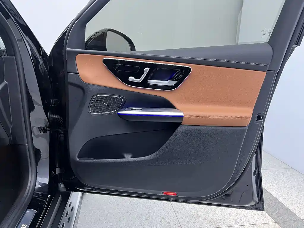 Mercedes-Benz Mercedes-Benz GLC 2025 GLC 300 L 4MATIC Dynamic Model 5-Seat 2025 - thumbnail 25